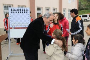 B&uuml;y&uuml;kşehir'den &ouml;ğrencilere 'satran&ccedil;'