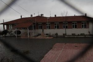 Tacizle g&uuml;ndeme gelen merkez kapatıldı