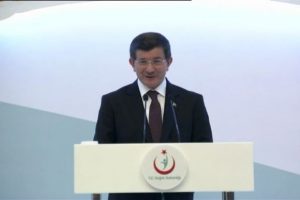 Başbakan'dan sağlık &ccedil;alışanlarına 'zam' m&uuml;jdesi