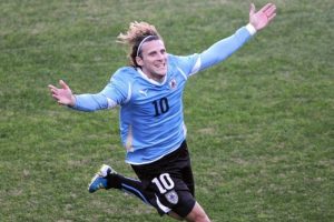 Forlan Milli takıma veda etti!