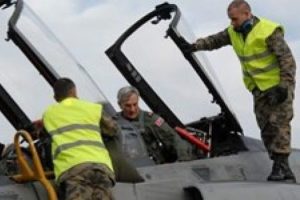 Orgeneral Akın &Ouml;zt&uuml;rk, F-4E 2020 ile u&ccedil;tu