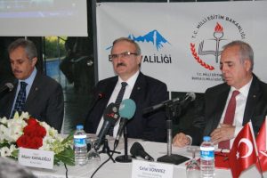 Bursa'da eğitime destek verenler &ouml;d&uuml;llendirilecek