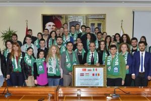 Avrupalı gen&ccedil;lerden bağımlılığa hayır &ccedil;ağrısı