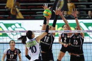VakıfBank Fenerbah&ccedil;e'yi eledi