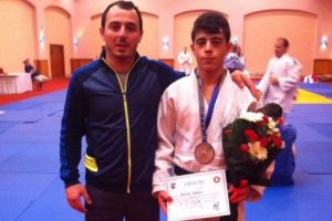 Milli judocu Kasım Erkan'dan g&uuml;m&uuml;ş madalya