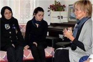 Filiz Akın, &Ouml;zgecan'ın ailesini ziyaret etti