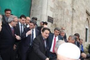 Babacan, cuma namazını Ulu Cami'de kıldı