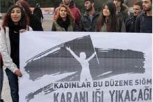 &Uuml;niversiteli kızlardan taciz iddiası