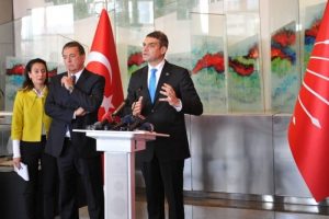 Umut Oran'dan &ouml;nemli a&ccedil;ıklama: "Veremeyeceğimiz hesabımız yoktur"
