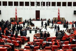 Anayasa değişikliği teklifi kabul edildi