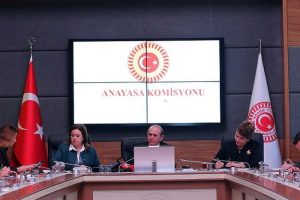 "Parti kapatma" değişikliği komisyondan ge&ccedil;ti