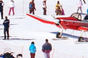 Kayak yapan kadına u&ccedil;ak &ccedil;arptı