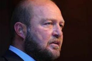 Mustafa Ko&ccedil; bı&ccedil;ak altına yattı