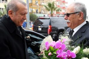 Erdoğan, &Ccedil;anakkale Belediyesini ziyaret etti