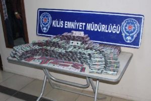 Suriyelinin &ccedil;antasından 5 bin 118 cinsel hap &ccedil;ıktı