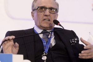 Patron'dan sert s&ouml;zler: 'Ankara'da masa başında ahkam keserek...'