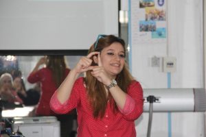 Uludağ &Uuml;niversitesi &ouml;ğrencilerine işaret dili eğitimi