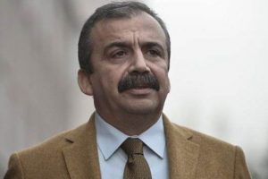 "&Ouml;calan, tarihi bir mektup kaleme alıyor "