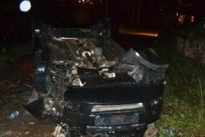 Yoldan &ccedil;ıkan ara&ccedil; takla attı: 5 yaralı
