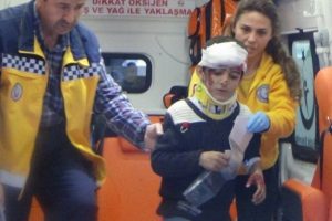 Tarım iş&ccedil;ilerini taşıyan ara&ccedil; kaza yaptı: 13 yaralı