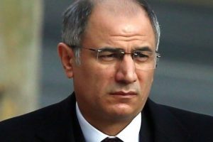 Bakanlık'tan ayrıldı konaktan ayrılmadı