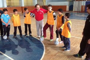 Şahin futsal ve tenis eğitimi verdi