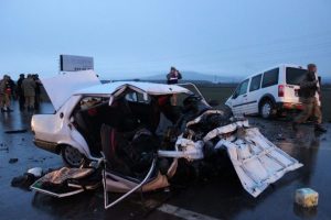 Muş'ta korkun&ccedil; kaza: 3 &ouml;l&uuml;, 7 yaralı
