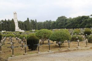 &Ccedil;anakkale'de kandırılan Senegallilerin mezar &ccedil;ilesi