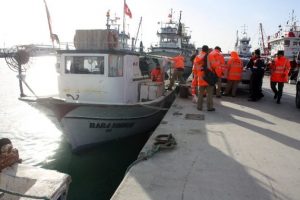 Ka&ccedil;ak g&ouml;&ccedil;men operasyonunda 58 g&ouml;zaltı !