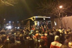 Manisaspor taraftarından b&uuml;y&uuml;k protesto
