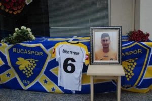 &Ouml;mer Teymur son yolculuğuna uğurlandı