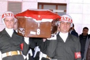 Eşinden ayrılan astsubay intihar etti