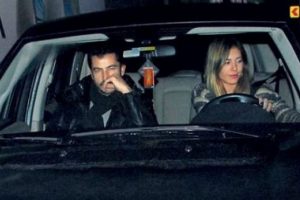 Sinem Kobal Kenan'ı sır gibi saklıyor...