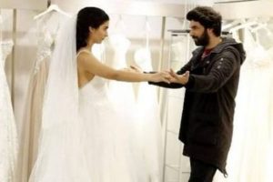 Tuba B&uuml;y&uuml;k&uuml;st&uuml;n gelinlik provasında...