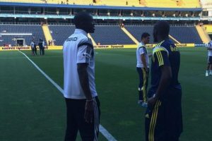 Demba Ba ve Sow derbi &ouml;ncesi bir araya geldi