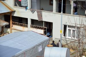 Yaşlı kadın boğazı kesilerek &ouml;ld&uuml;r&uuml;ld&uuml;