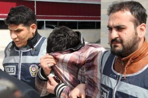 Su&ccedil; makinası bakın nasıl yakalandı!