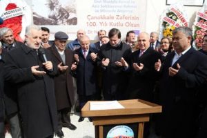 Seyit Onbaşı Camii'nde ilk namazı torunları kıldı