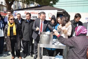 Gemlik Kent Konseyi şehit kumanyası dağıttı