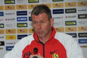 Skibbe'den Balıkesirspor uyarısı!