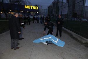 &Ouml;l&uuml;me diz &ccedil;&ouml;kerek gitti