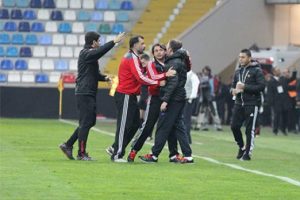 Sergen Yal&ccedil;ın &ccedil;ıldırdı! Trib&uuml;nlere g&ouml;nderildi...