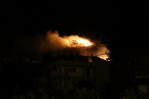 Orman yangını mahalle boşalttırdı