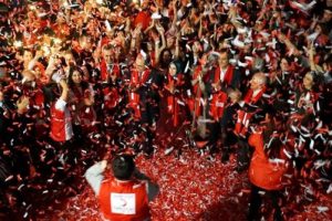 1 g&uuml;nde 1915 &uuml;nite kan toplandı
