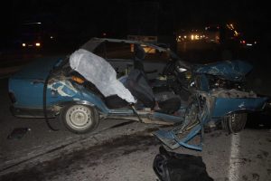 Bursa'da feci kaza! Bu ara&ccedil; onlara mezar oldu!