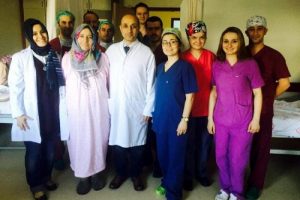 Karın ağrısı diye gitti, 27 kiloluk ur &ccedil;ıkarıldı