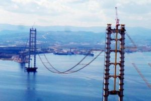 K&ouml;rfez K&ouml;pr&uuml;s&uuml;'nde sil&uuml;et ortaya &ccedil;ıkmaya başladı