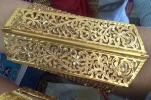 Bozuk altınlar ustaların elinde sanat eserine d&ouml;n&uuml;ş&uuml;yor