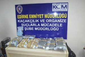 Edirne'de uyuşturucu zanlıları tutuklandı