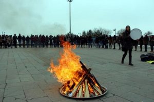 Bolu'da &uuml;niversite &ouml;ğrencilere nevruzu kutladı